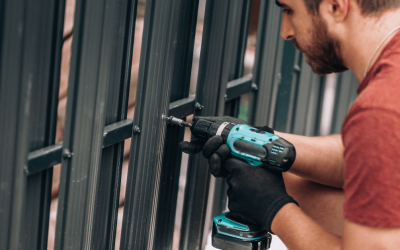 Key Factors to Consider When Hiring a Fencing Contractor for Your Vinyl Fence Project