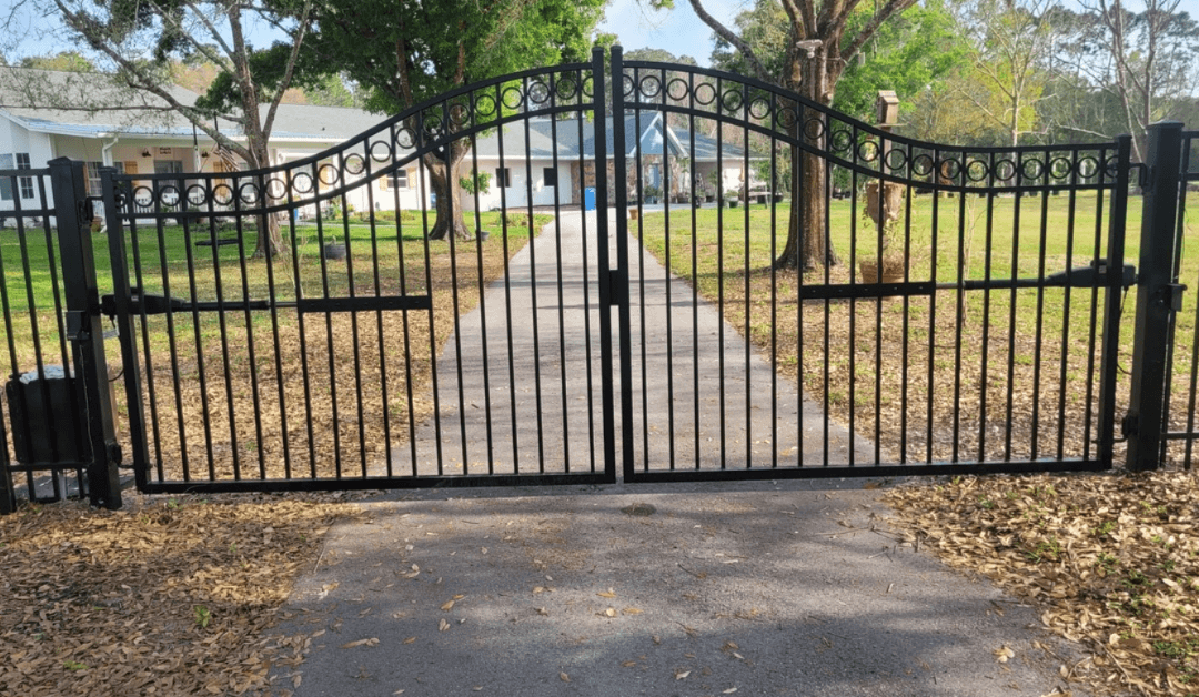 Automatic vs. Manual Gates: Navigating Your Best Choice