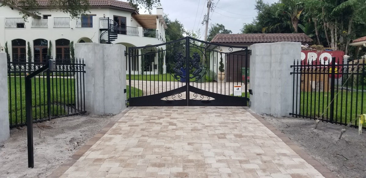 Aluminum fence materials